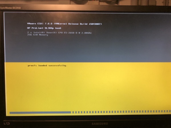 ESXi 7.0 is loading!